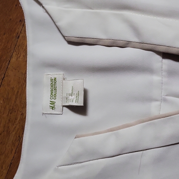 H&M Conscious Collection Blouse - Picture 2 of 4